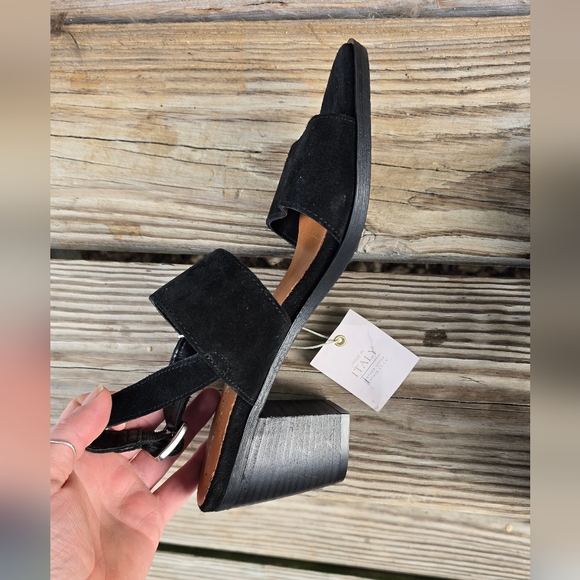 Mariella Black Heels - Picture 5 of 10